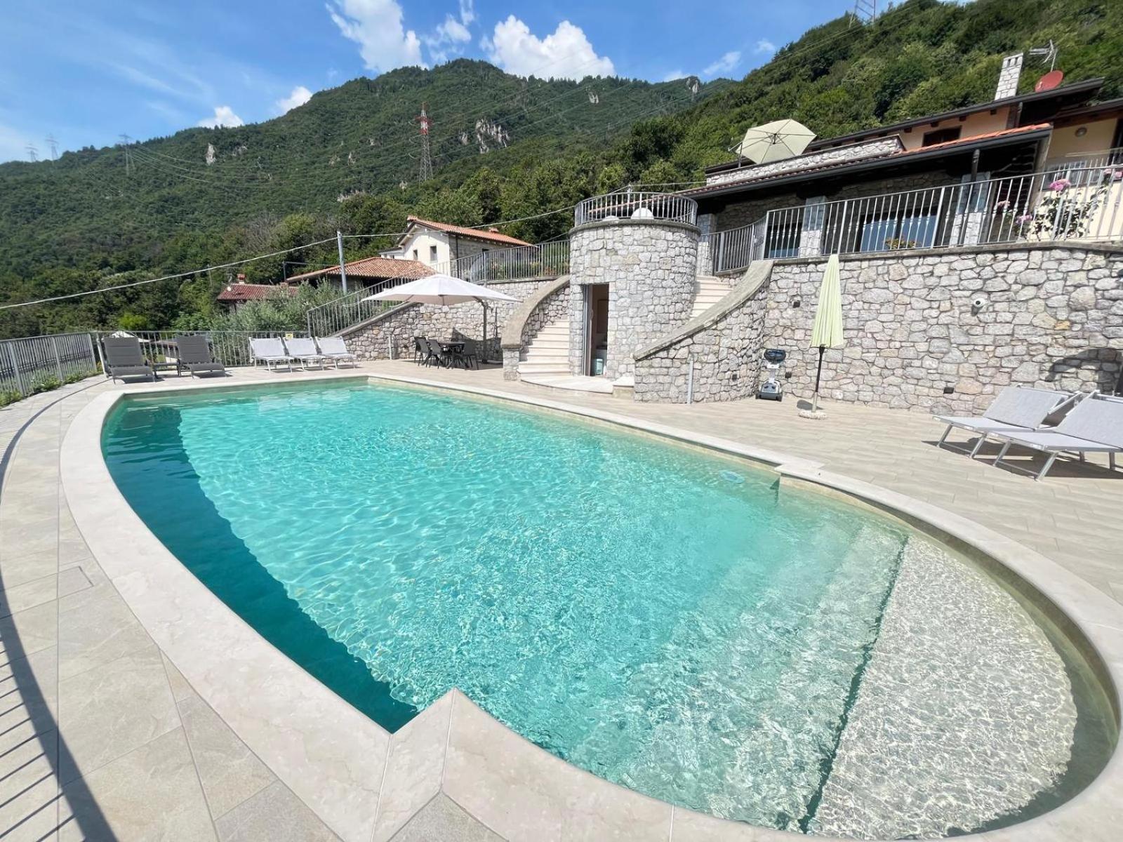 Il Bacio Del Sole Apartment Lovere Exterior photo